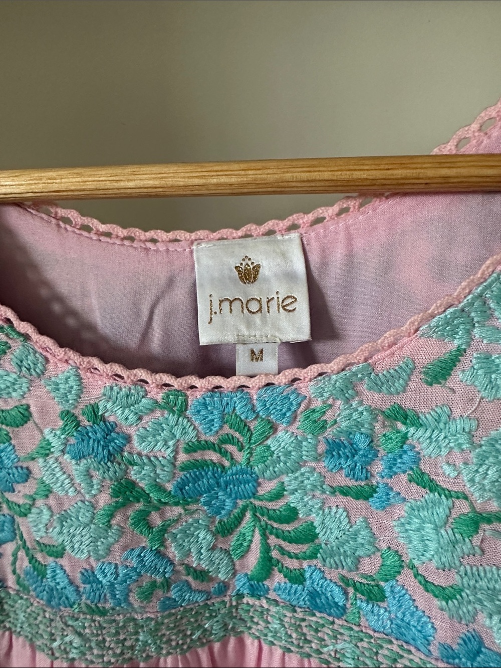 J. Marie Genevieve Embroidered Midi Dress Size Medium - Picture 4 of 9